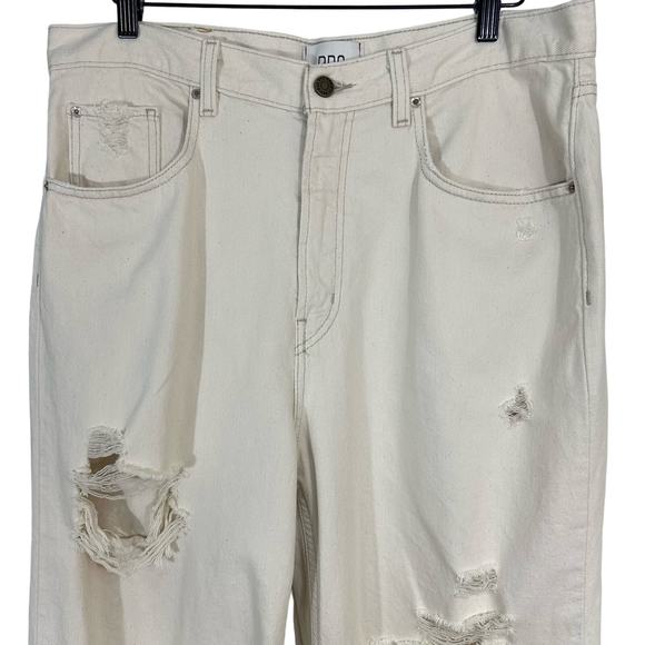 Urban Outfitters BDG High Rise Distressed Baggy Jeans in Speckled Ecru - Picture 4 of 16